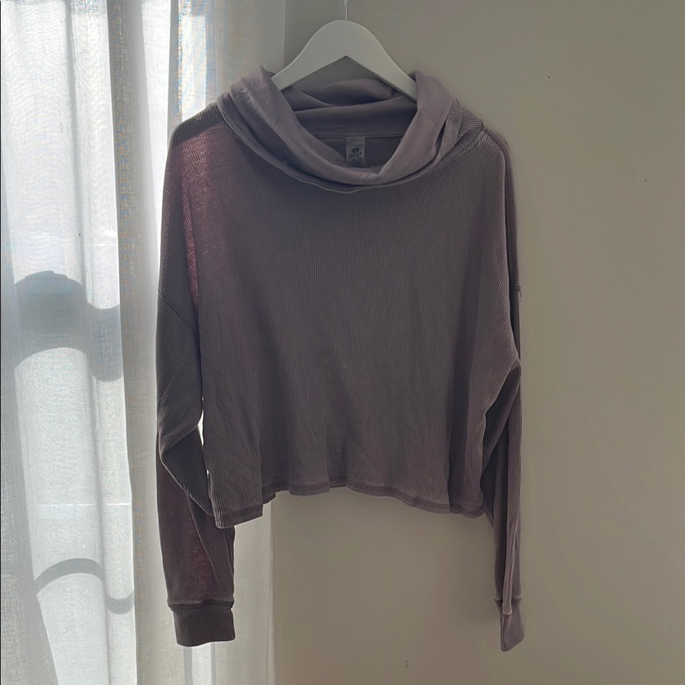 Cozy Lavender Cowl Neck Pullover (M)